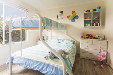 ACOULLVIEW - New Castle Holiday 1