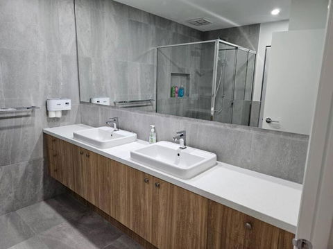 E 4 Room Retreat Family Friendly - New Castle Holiday 1