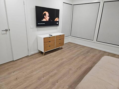 E 4 Room Retreat Family Friendly - New Castle Holiday 2