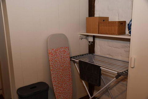 Diskin House Mt Pleasant Rd, Eltham For 16 Guests - New Castle Holiday 1