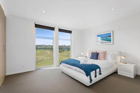 DREW Golfers Delight Close To St Andrews Beach - New Castle Holiday 0