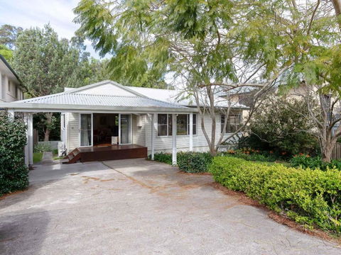 Dutchies Haven, 11 Christmas Bush Ave - Pet Friendly, Large Enclosed Yard, Air Con And Wi-Fi - New Castle Holiday 0