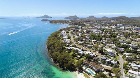 Dutchies Motel Nelson Bay & Dutchmans Beach Apartments - New Castle Holiday 4