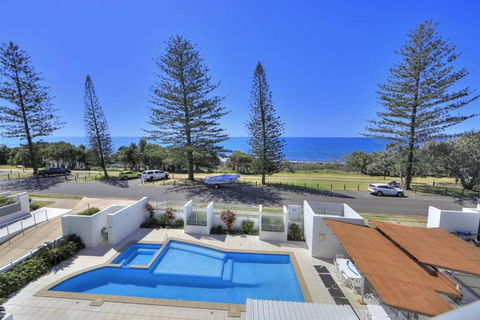 Dwell @ 22, Oceanfront Apartment - New Castle Holiday 3