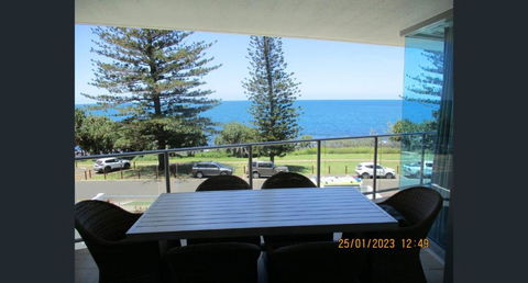 Dwell @ 22, Oceanfront Apartment - New Castle Holiday 1
