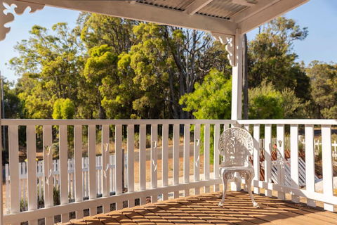 Dwellingup Retreat - New Castle Holiday 1