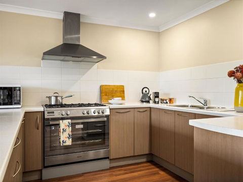 Eagle Bay Beach House - 300m To The Beach! - New Castle Holiday 2