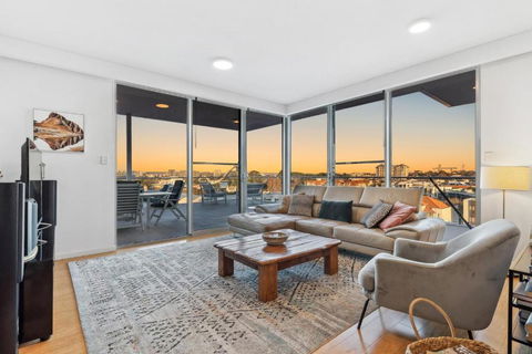 EAST34/60 - Urban Sanctuary - New Castle Holiday 0