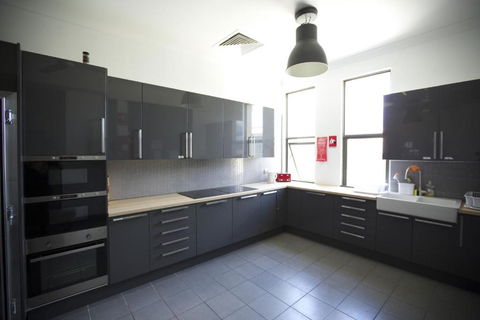 EBS Sydney Hostel - New Castle Holiday 4