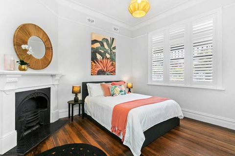 EDW19 - Stylish 2-Bed, 2-Bath Townhose In Drummoyne - New Castle Holiday 4