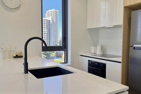 E.S. Surfers Paradise - New Castle Holiday 2