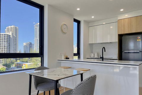 E.S. Surfers Paradise - New Castle Holiday 3