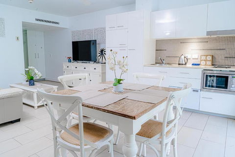 DRIFT PALM COVE- Private 2 Bed -Apartment 2204 - New Castle Holiday 1