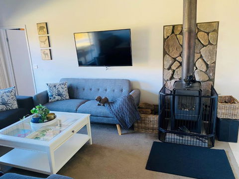 ELM Accommodation - Merrijig - New Castle Holiday 3