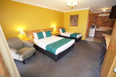 Exies Bagtown - New Castle Holiday 1