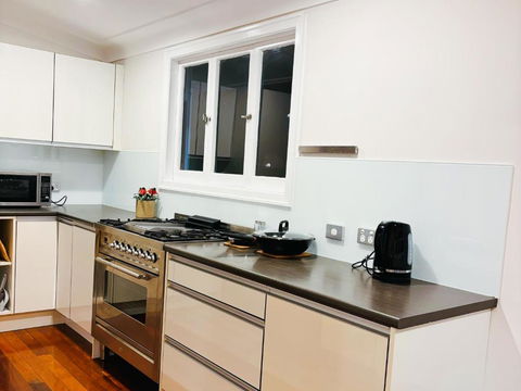 Elegant Villa Near Shopping Mall - New Castle Holiday 1
