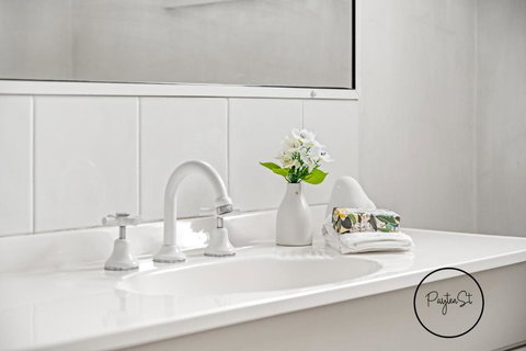 Enjoyable East End - New Castle Holiday 1