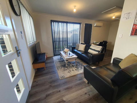 Entire 2br, Hideaway - New Castle Holiday 4