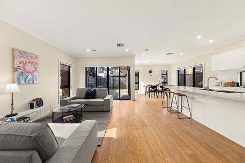 Entire Great Place Keysborough - New Castle Holiday 0