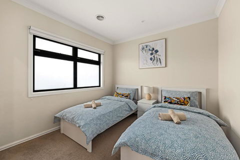 Entire Great Place Keysborough - New Castle Holiday 2