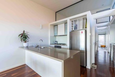 Escape@villamanta Long+short Stays Geelong CBD - New Castle Holiday 2