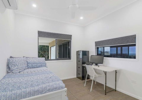 ESCAPE WITH A VIEW - New Castle Holiday 1