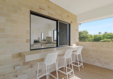 ESCAPE WITH A VIEW - New Castle Holiday 4