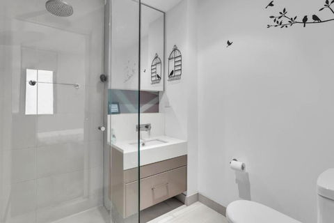Essendon North Sanctuary By Ready Set Stay - New Castle Holiday 4