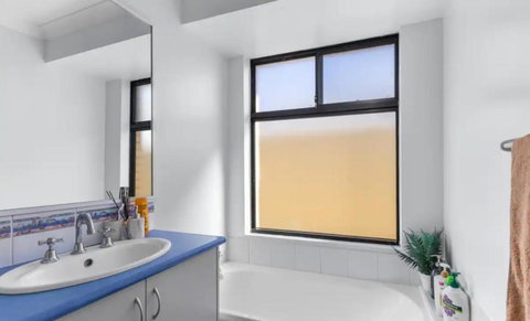 Executive Escape 4 Bedroom Home - New Castle Holiday 4