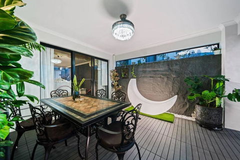 Equitice Winter Moonlight Villa - New Castle Holiday 0