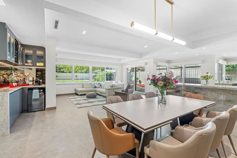 Exquisite Oasis Family Retreat - New Castle Holiday 4