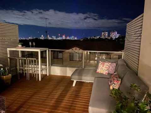 Fab Penthouse Near Bondi / Bronte, Shops & Bars - New Castle Holiday 4
