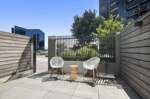 Fabulous 1-Bed With Pool And Private Courtyard - New Castle Holiday 3