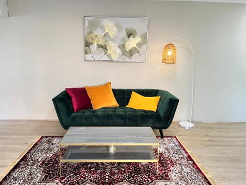 Fabulous 2 Bedroom Apartment, Secured Free Parking - New Castle Holiday 2