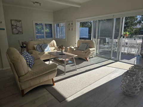 Fairwater In Mollymook - New Castle Holiday 4