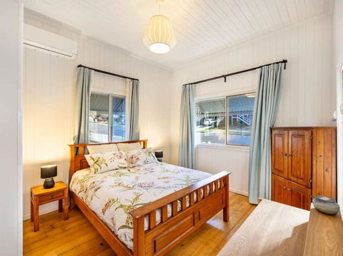 Family Friendly Cozy 4BR House At Annerley - New Castle Holiday 3