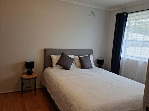 Four Bedroom House With Free Parking On Site - New Castle Holiday 1