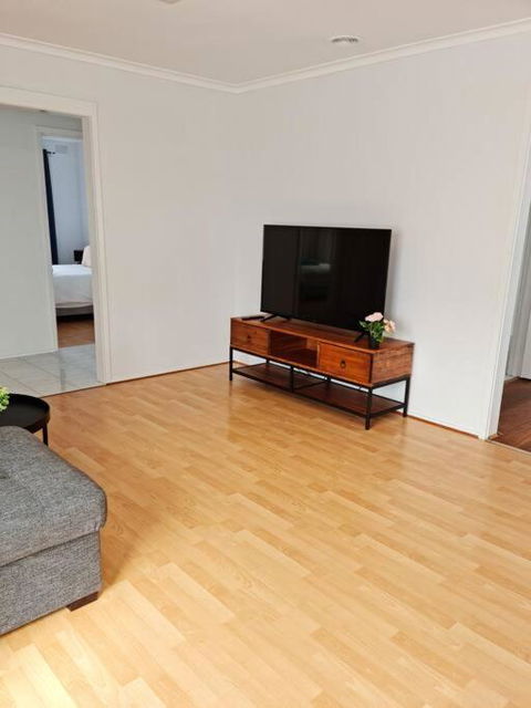 Four Bedroom House With Free Parking On Site - New Castle Holiday 3