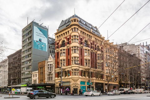 Fabulous Collins Street Luxury 2 BR Apartment - New Castle Holiday 0