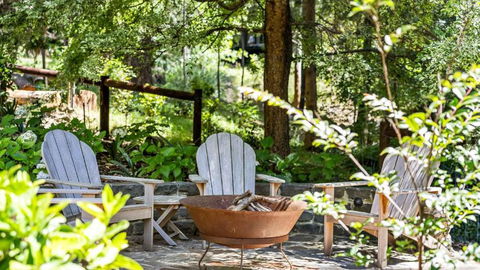 FROGWELL HOLLOW Immerse Into An Idyllic Fairytale - New Castle Holiday 1