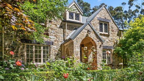 FROGWELL HOLLOW Immerse Into An Idyllic Fairytale - New Castle Holiday 0