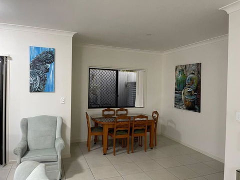 Georgina Townhouse - New Castle Holiday 3