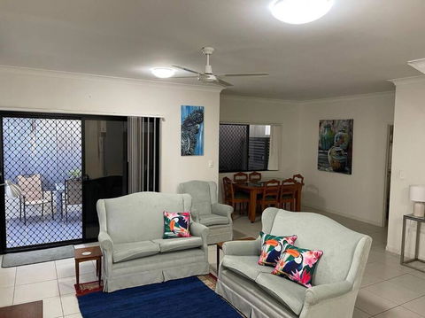 Georgina Townhouse - New Castle Holiday 4