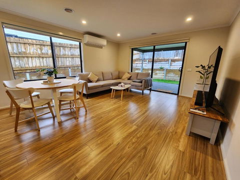 Getaway On Amaroo Way - New Castle Holiday 2