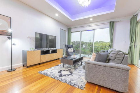 Glamorous 5BD House W Water View In Melrose Park - New Castle Holiday 1