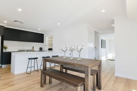 Getaway On Curran - CBD Escape, EV Plug, Firepit - New Castle Holiday 2