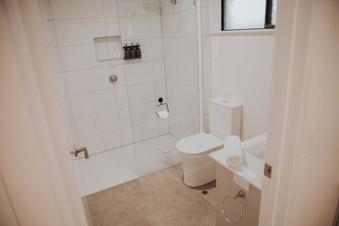 Greenacres Motel - New Castle Holiday 4