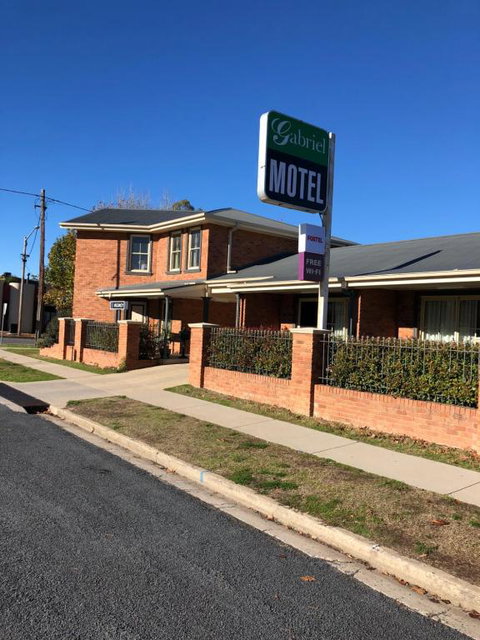 Gundagai Gabriel Motor Inn - New Castle Holiday 3