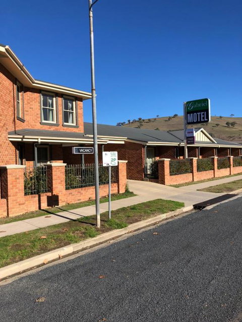 Gundagai Gabriel Motor Inn - New Castle Holiday 1
