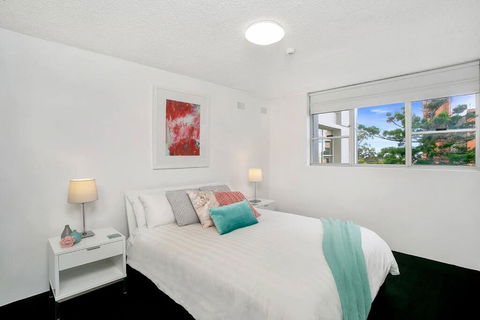 HARIS - Modern 2BR Apartment With Views - New Castle Holiday 2